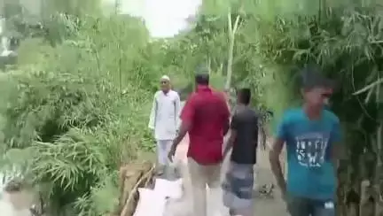 করিমগঞ্জ: তাপাদার পাড়া গ্রামের নদী ভাঙনের কাজ না হওয়ায় আন্দোলন স্থানীয়দের #jansamasya