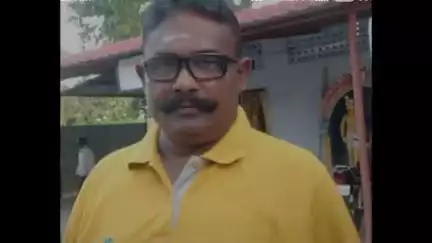 கொடுமுடி: வெங்கப்பூர் பகுதியில் நாய் குறுக்கே வந்ததால் SSI மோகன்ராஜ் இருசக்கர வாகனத்தில் இருந்து நிலைத்தடுமாறி கீழே விழுந்து பலி