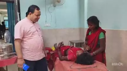 त्रिवेणीगंज: लक्ष्मीनिया गांव में देवर-भाभी के कथित भागने के मामले को लेकर शंका के आधार पर महिला से की गई मारपीट, अस्पताल में भर्ती