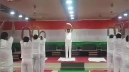 अकबरपुर: माती पुलिस लाइन में योग शिविर कार्यक्रम का हुआ आयोजन, पुलिस अधीक्षक हुए शामिल