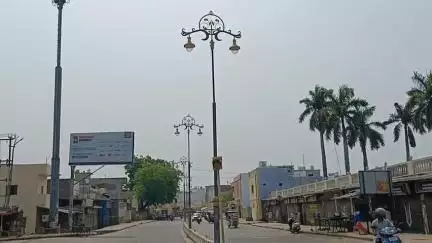 राम पथ पर लगाई गई सोलर ब्लिंक लाइटें, चालकों को मिलेगी खतरों की सूचना