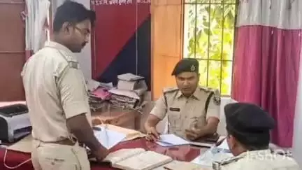नवादा: कादिरगंज थाना के अंचल निरीक्षक ने नगर का किया निरीक्षण