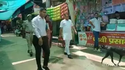 पोकरण: संभागीय आयुक्त डॉ. प्रतिभा सिंह ने रामदेवरा में बाबा रामदेव की समाधि के दर्शन किए, अधिकारियों से की चर्चा