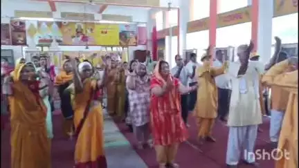 नजीबाबाद: शांतिकुंज जोनरल कार्यालय नजीबाबाद पर हवाई जहाज दुर्घटना में मृतक लोगों की आत्मा की शांति के लिए आयोजित हुई शोक सभा