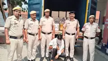 हिसार: हांसी पुलिस ने अलग-अलग मामलों में 301 पेटी व 8 बोतल अवैध शराब के साथ 5 लोगों को पकड़ा, गाड़ियां ज़ब्त