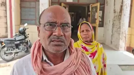 मऊ: वैजापुर गांव के व्यक्ति को नहीं मिला शादी का अनुदान, कलेक्ट्रेट में दी गई जानकारी
