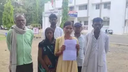 सागर नगर: दबंगों ने पिता से मारपीट कर घर में लगाई आग, घटना से लापता पिता को खोजने के लिए बेटी ने SP से लगाई गुहार