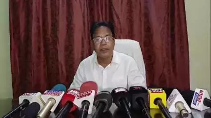 লক্ষীপুৰ: এটা পুৰণি বাতৰি সামাজিক মাধ্যমত প্ৰচাৰ হোৱাক লৈ লক্ষীপুৰত  সদ্য অৱসৰপ্ৰাপ্ত ডি এফ অ আখতাৰ হুছেইনৰ সংবাদ মেল