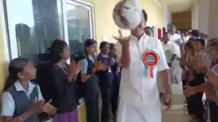 ഇടുക്കി: കാഞ്ചിയാർ മുരിക്കാട്ടുകുടി ഗവ. ട്രൈബൽ സ്കൂളിലെ വിവിധ പദ്ധതികളുടെ ഉദ്ഘാടനം മന്ത്രി റോഷി അഗസ്റ്റിൻ നിർവഹിച്ചു