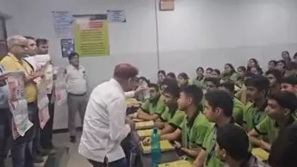 लाडपुरा: सीएमएचओ ने कोचिंग स्टूडेंट्स से कहा, कोटा को डेंगू नगरी ना बनने दें, बचाव के उपाय अपनाएं और परिजनों को जागरूक करें