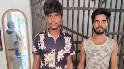 साहेबपुर कमाल: कुरहा NH-31 टेंपो स्टैंड के पास से दो व्यक्ति देसी कट्टा, कारतूस और दो मोबाइल के साथ गिरफ्तार