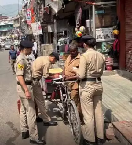 सोलन: सोलन पुलिस बाहरी राज्य से दुकान लगाने आने वालों की कर रही पहचान