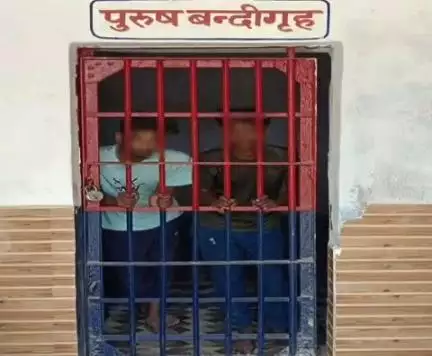 थाना कैंट की पुलिस ने चोरी की ई-रिक्शा और ई-रिक्शा बैटरी के साथ दो अभियुक्तों को किया गिरफ्तार