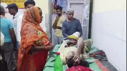 पुवायां: मजदूरों को लेकर जा रहा ई-रिक्शा पलटा, आधा दर्जन से अधिक मजदूर घायल, 2 की हालत गंभीर, जिला अस्पताल रेफर