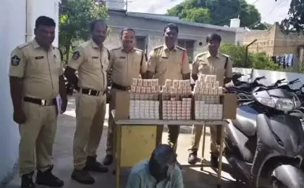 కుప్పం: అక్రమంగా మద్యం తరలిస్తున్న వ్యక్తి అరెస్టు : ఎస్ఐ శ్రీనివాసులు