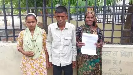 भोगांव: बेवर क्षेत्र निवासी लापता नाबालिक पुत्री की तलाश में परिजन दर-दर भटक रहे, एसपी से मदद की गुहार लगाई