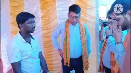তেলিয়ামুড়া: খোয়াই জেলা প্রশাসনের উদ্যোগে কাকড়া ছড়া এডিসি ভিলেজ এলাকায় এক মেগা প্রশাসনিক শিবির করা হয়, উপস্থিত ছিলেন মন্ত্রী