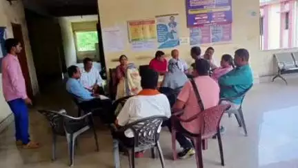 बेरमो: बेरमो प्रखंड कार्यालय में लगा जनता दरबार, ग्रामीणों ने रखीं अपनी समस्याएं