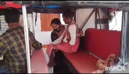 ସମ୍ବଲପୁର ମ୍ୟୁନିସିପାଲଟି: ଘୁନଘୁଟିପଡା ର ବିସ୍ଥାପିତ ମହିଳା ମା ଙ୍କ ଭତ୍ତା ପାଇଁ ହେଲେ ଜିଲ୍ଲାପାଳଙ୍କ ଦ୍ୱାରସ୍ଥ