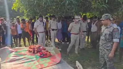 नाथनगर: मथुरापुर हटिया के पास बगीचे में आम के पेड़ से लटका मिला युवक का शव, हत्या की आशंका