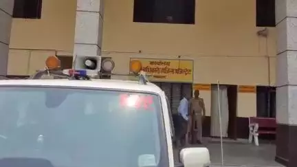 संभल: सिरसी में 2 दिन से चल रहे अभियान में अवैध दुकानों पर गरजा बुलडोजर, SDM ने दी जानकारी