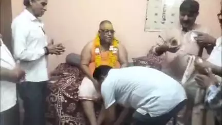 बड़वाह: बड़वाह में जुना अखाड़ा के राष्ट्रीय अध्यक्ष श्री महाराज मोहन भारती जी का नपाध्यक्ष व पार्षदों ने किया स्वागत