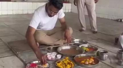 इंदौर: शिप्रा के सिद्धवट घाट पर इंदौर के राजा रघुवंशी का पिंडदान, भाई-भतीजे के साथ आरोपी सोनम का भाई भी मौजूद