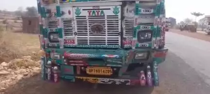 बटियागढ़: नीमन तिराहे पर मालवाहक वाहन दुर्घटना में 3 घायल, जिला अस्पताल दमोह भेजे गए