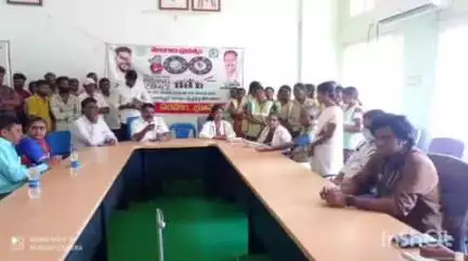 భూపాలపల్లి: పురపాలక సంఘం కార్యాలయంలో పనిచేస్తున్న సానిటేషన్ ఆర్పి మెప్మాలకు వైద్య పరీక్ష నిర్వహణ : మున్సిపల్ కమీషనర్ శ్రీనివాస్