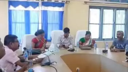 আলিপুরদুয়ার ১: বিবেকানন্দ এবং বঞ্চ কুমারী গ্রাম পঞ্চায়েতের সঙ্গে মৌ স্বাক্ষর করলেন আলিপুরদুয়ার পৌরসভা