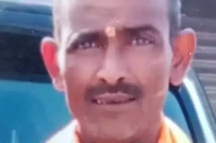 शाहजहांपुर: जमुका दोराहे के पास दर्दनाक सड़क हादसे में 40 वर्षीय कथावाचक की हुई मौत
