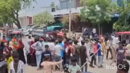 टोंक: शहर धन्नातलाई क्षेत्र में बिजली और पानी की समस्या से परेशान लोगों ने किया प्रदर्शन और लगाया जाम