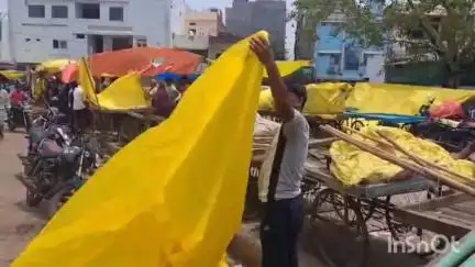 गुना नगर: पुरानी गल्ला मंडी में प्रशासन ने हटाया अतिक्रमण, दुकानदारों को चौकोर डब्बे बनाकर व्यवस्थित किया