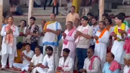 पुष्कर: पुष्कर में विमान हादसे में जान गंवाने वाले यात्रियों की आत्मा की शांति के लिए ब्रह्मा घाट पर की गई विशेष पूजा अर्चना