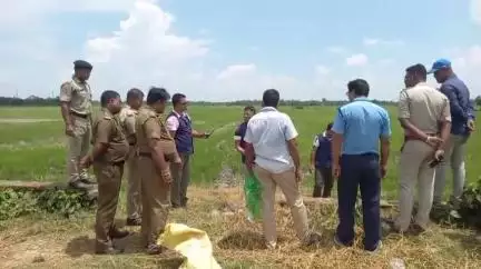 মথুরাপুর ২: রায়দিঘি থানার পক্ষ থেকে বম্ব স্কোয়ার্ড ও ফায়ার ব্রিগেডের যৌথ উদ্যোগে নিষ্ক্রিয় করা হল নিষিদ্ধ বাজি
