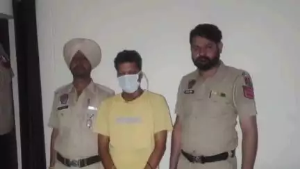ਰੂਪਨਗਰ: ਕੀਰਤਪੁਰ ਸਾਹਿਬ ਪੁਲਿਸ ਵੱਲੋਂ ਇੱਕ ਵਿਅਕਤੀ ਨੂੰ ਗ੍ਰਿਫਤਾਰ ਕਰਕੇ ਉਸ ਪਾਸੋਂ 21 ਬੋਤਲਾਂ ਸ਼ਰਾਬ ਦੀਆਂ ਕੀਤੀਆਂ ਬਰਾਮਦ