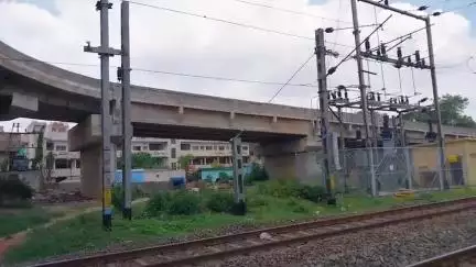 मधुपुर: मधुपुर में दस वर्षों से फ्लाई ओवर काम लटका अधर में,जाम से आम लोग परेशान#jansamasya