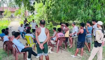 মৰাণ: জলসম্পদ মন্ত্ৰী পিযুষ হাজৰিকাৰ ভ্ৰমণসূচীৰ বাবে ভগামূৰ কোঁৱৰ গাঁৱত বান পৰিস্থিতিৰ বুজ লয় স্থানীয় বিধায়ক চক্ৰধৰ গগৈয়ে