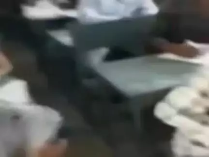 डिंडौरी: डिंडोरी के शासकीय उ मा विद्यालय में महर्षि महेश योगी विश्वविद्यालय के छात्र कर रहे थे नकल, वीडियो वायरल