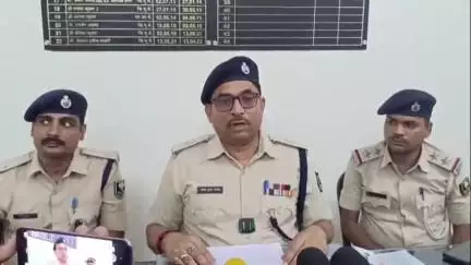 समस्तीपुर: बिहार STF और मूफसील पुलिस ने रिलायंस ज्वैलर्स लूट कांड में शामिल 2 लुटेरों को आभूषणों के साथ किया गिरफ्तार