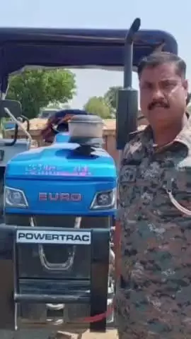 ओबरा: ओबरा पुलिस ने नारायणपुर मोड़ से अवैध बालू लदे एक ट्रैक्टर को किया ज़ब्त