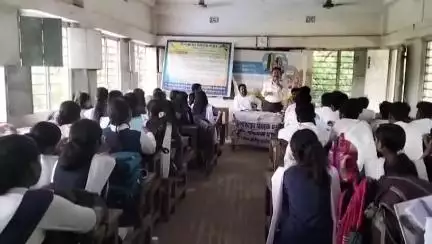 ঘাটাল: ঘাটালে ক্রেতা সুরক্ষা দপ্তরের পক্ষ থেকে ছাত্র-ছাত্রীদের কে নিয়ে বিশেষ কর্মশালা