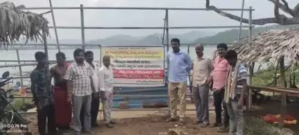ప్రసిద్ధ పుణ్యక్షేత్రం గండి పోచమ్మ తల్లి ఆలయం వద్ద భక్తుల స్నానాల రేవును మూసివేసిన అధికారులు