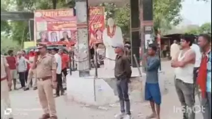 भाटपार रानी: SP के निर्देश पर भाटपार रानी समेत पूरे जिले में अपराधियों के खिलाफ कराई गई मुनादी, घरों पर चस्पा हुआ नोटिस