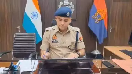 संडीला: एसपी ने अतरौली के उप निरीक्षक अरविंद सिंह यादव और कासिमपुर के उप निरीक्षक उत्तम कुमार को निलंबित किया