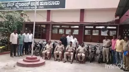 ಹುಣಸೂರು: ಪಟ್ಟಣದಲ್ಲಿ ಬೈಕ್ ಕಳ್ಳರ ಬಂಧನ: 3.60 ಲಕ್ಷ ರೂ. ಮೌಲ್ಯದ 9 ಬೈಕ್ ಗಳ ವಶ