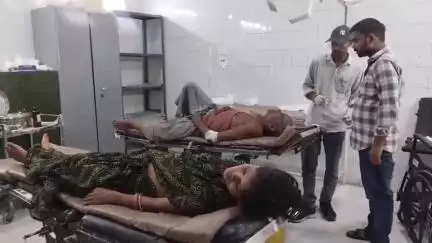 चरखारी: बराएं गांव में एक परिवार पर दबंगों का कहर, बेवजह लाठी-डंडों से मारपीट कर पूरे परिवार को किया लहूलुहान