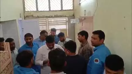 सोनीपत: वेतन न मिलने से एंबुलेंस कर्मचारी सिविल सर्जन कार्यालय पहुंचे, जल्द समाधान का आश्वासन