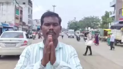 हिंगोली: रेल्वे स्टेशन कडे जाणाऱ्या रस्त्यावरील कचऱ्याचे नियोजन करा आझाद समाज पार्टी काशिरामचे जिल्हाध्यक्ष धुळे यांची मागणी