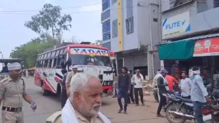 ईसागढ़: ईसागढ़ में चुंगी नाके पर मजिस्ट्रेट के नेतृत्व में अभियान चलाकर काटे गए 40 चालान, वसूला ₹11600 का शमन शुल्क